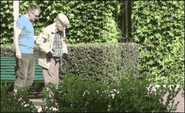 Гифка Прогулка по парку с дедушкой