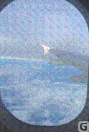 Гифка НЛО заснятое из самолёта