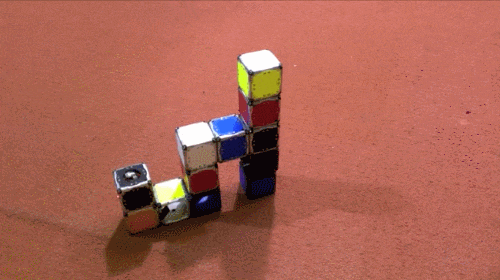 Гифка Самособирающиеся кубики-роботы