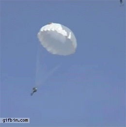 Гифка Столкновение парашютистов в воздухе