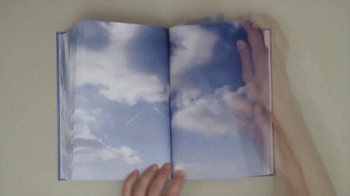 Гифка Книга с облаками
