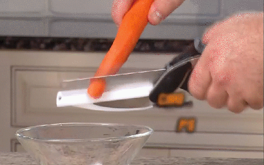 Гифка Ножницы для моркови
