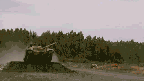 Гифка Выстрел танка в прыжке