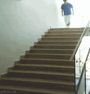Гифка Как правильно спускаться с лестницы