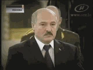 Гифка Лукашенко подмигивает Путину