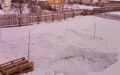 Гифка Танк из снега