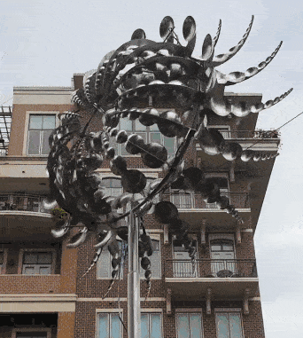 Гифка Ветряная скульптура