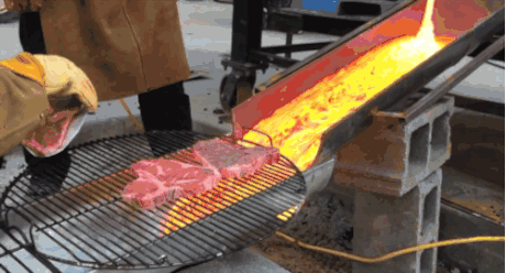 Гифка Приготовление мяса на лаве