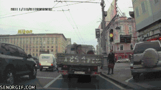 Гифка Перекрестись прежде чем переходить дорогу в России