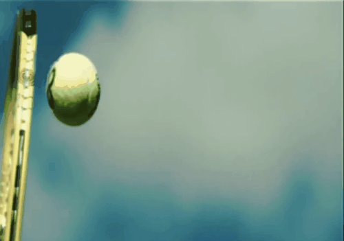 Гифка Удар по теннисному мячу