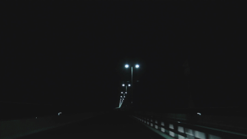 Гифка Проезд по мосту ночью