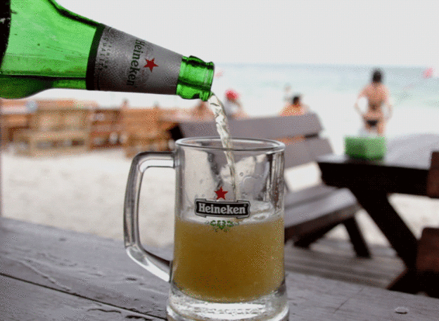 Гифка Пиво на пляже