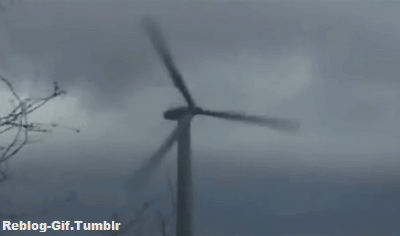 Гифка Ветряная электростанция во время урагана