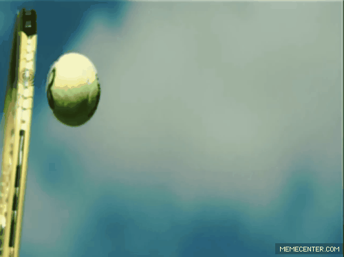 Гифка Теннисный мяч во время подачи